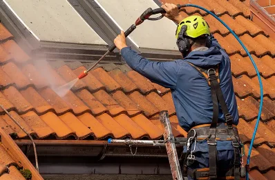 Démoussage et hydrofuge de toiture à Plouvain